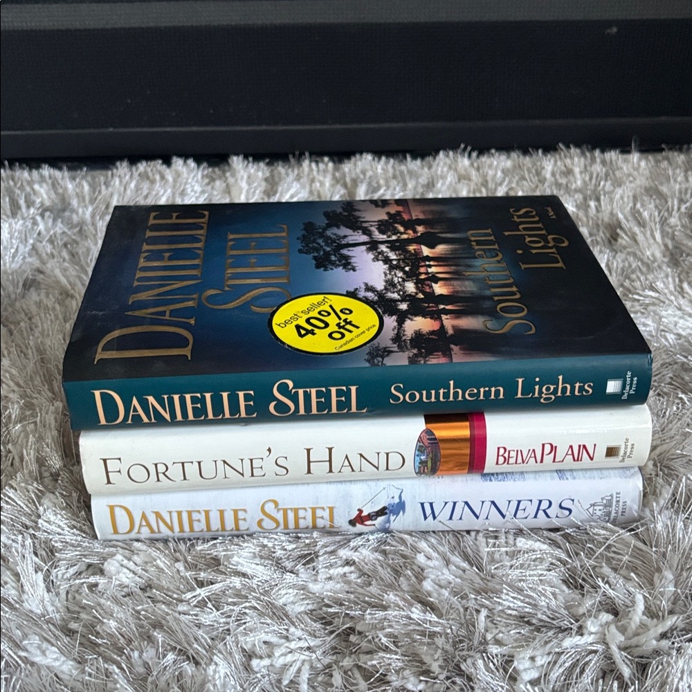 Danielle Steel & Belva Plain Books💜Set of 3💫